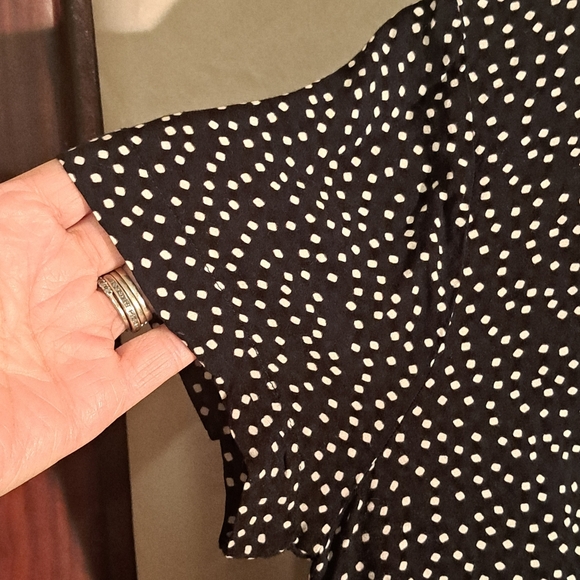 Urban Outfitters Size 8..1 Pc Short Set..Pleated..One Piece...Lined Short..Dots - Picture 4 of 10